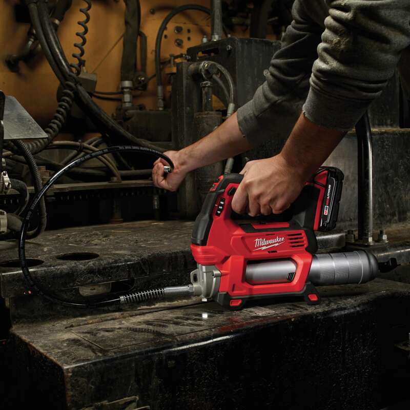 Milwaukee M18 Cordless Grease Gun 18V 10000 PSI Tool Only